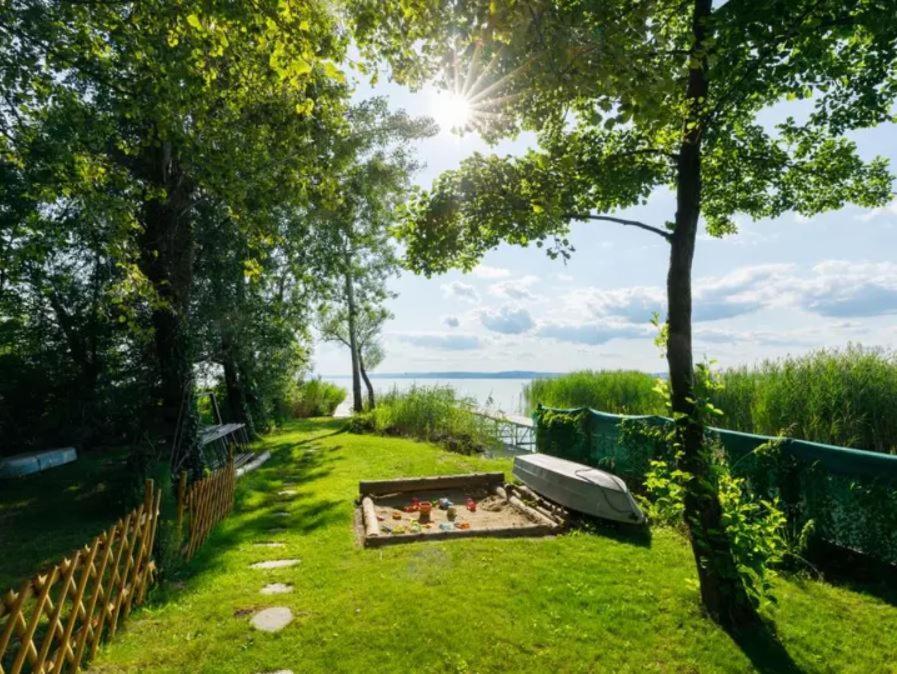 Green Lake House - Private Beach At Balaton Balatonakarattya Eksteriør bilde